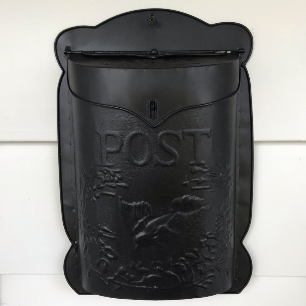 FARMHOUSE vintage style mailbox
